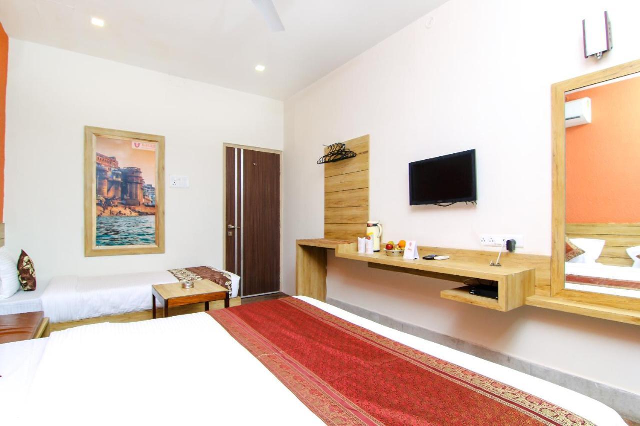 Hotel R B International Varanasi Ngoại thất bức ảnh