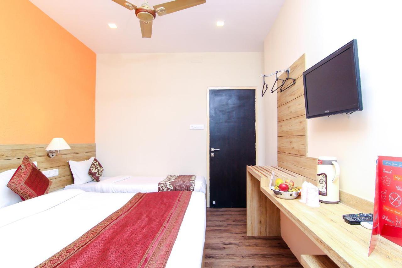 Hotel R B International Varanasi Ngoại thất bức ảnh