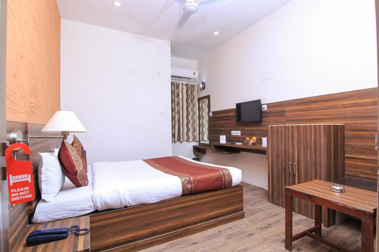 Hotel R B International Varanasi Ngoại thất bức ảnh