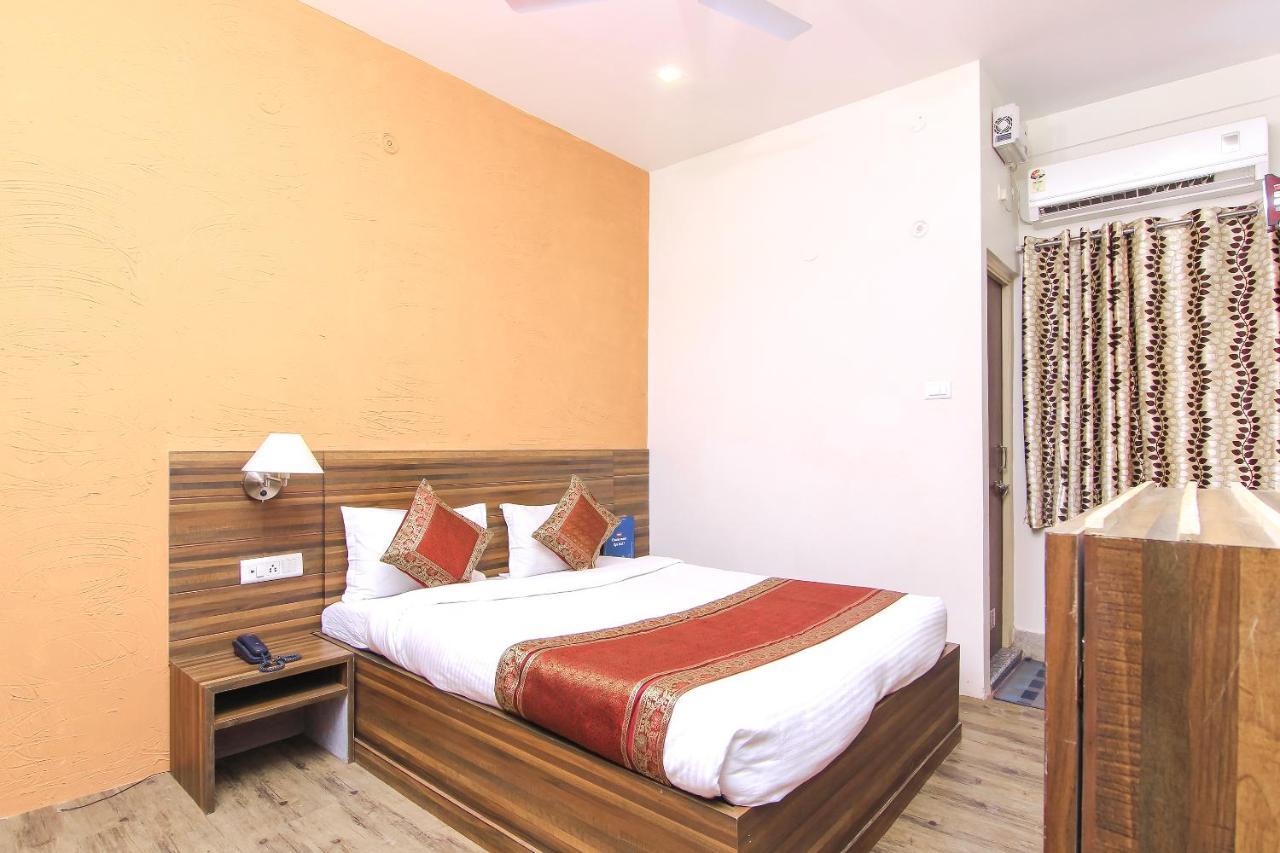 Hotel R B International Varanasi Ngoại thất bức ảnh