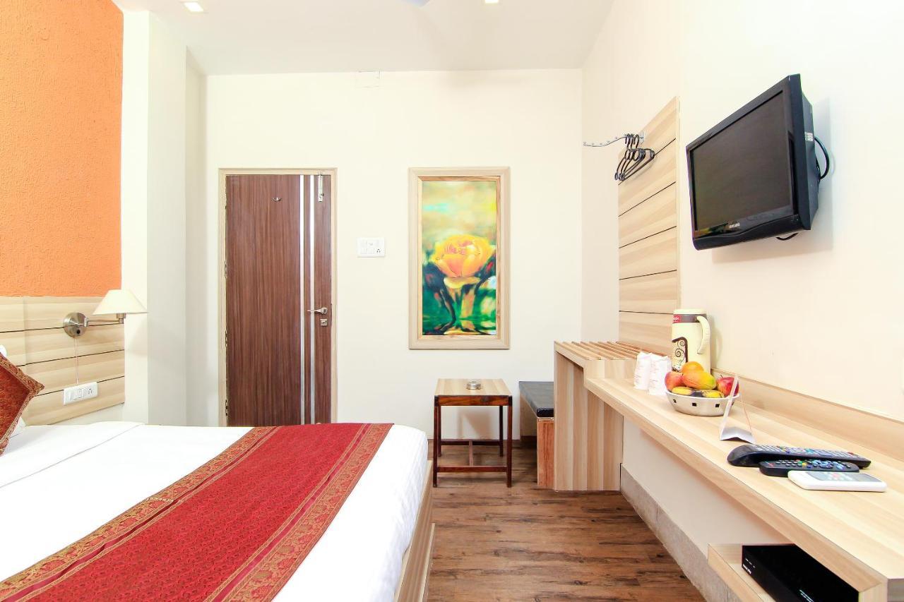 Hotel R B International Varanasi Ngoại thất bức ảnh