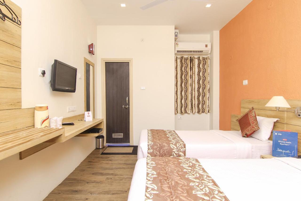 Hotel R B International Varanasi Ngoại thất bức ảnh