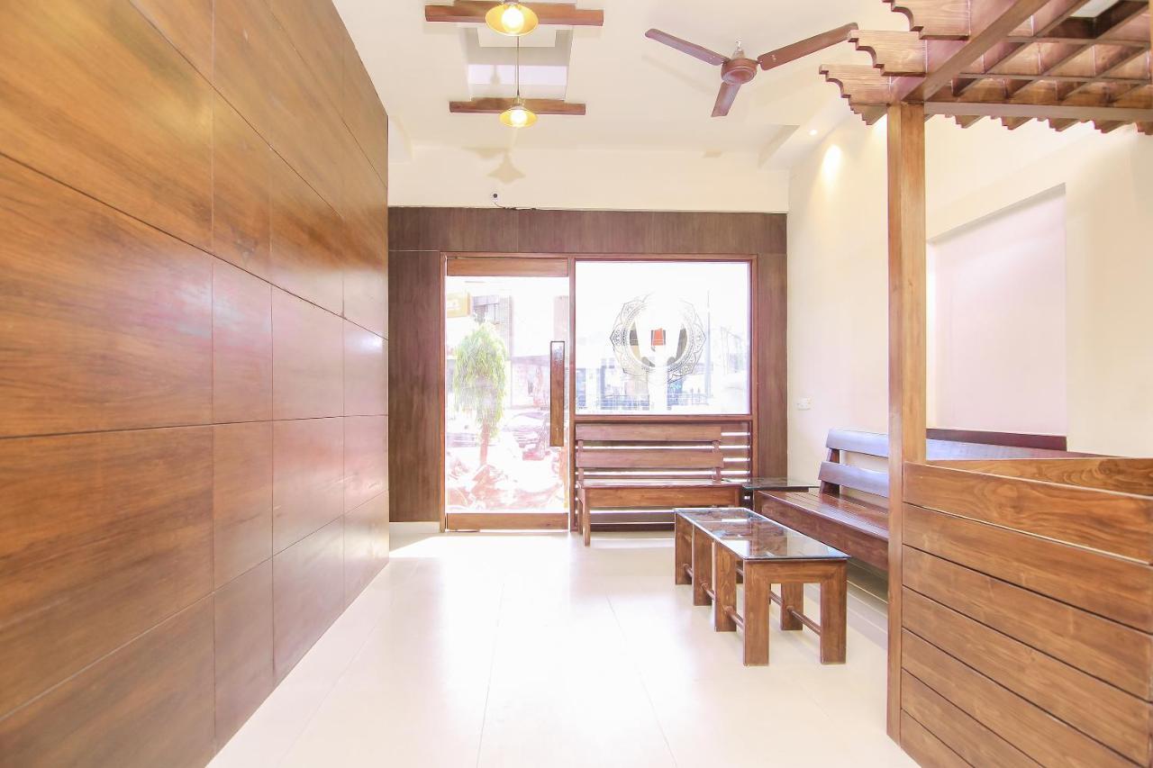 Hotel R B International Varanasi Ngoại thất bức ảnh